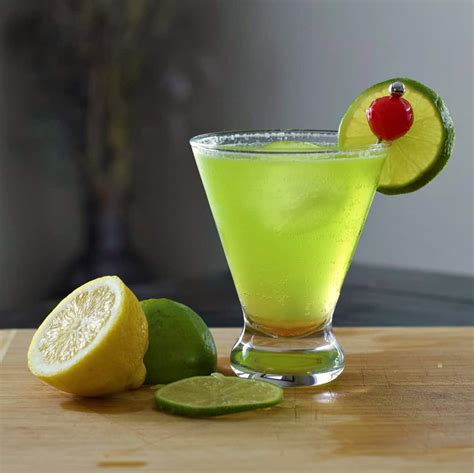 drinks made with midori liqueur.